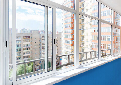 Купить Засклення балконів і лоджій по цене  рублей на официальном сайте VEKA (фото № 1)